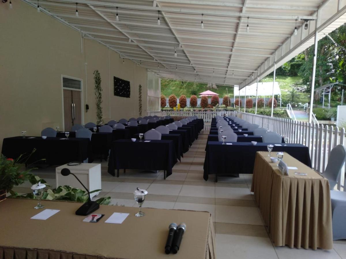 Hotel Villa Emitta Tomohon Εξωτερικό φωτογραφία